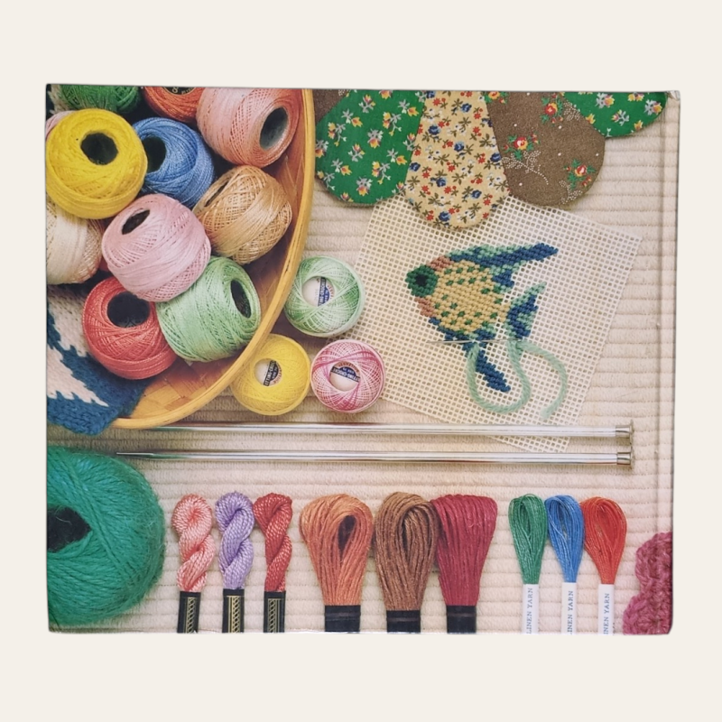 O Grande Livro dos Lavores - Croché, Tricô, Tapeçaria, Macramé, Patchwork, Bordados, Rendas, Aplicações