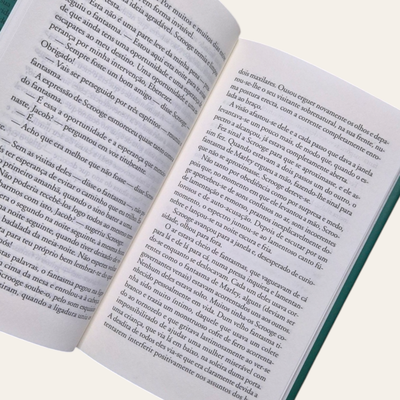 Contos de Natal - O Natal do Sr. Scrooge e os Sinos de Ano Novo