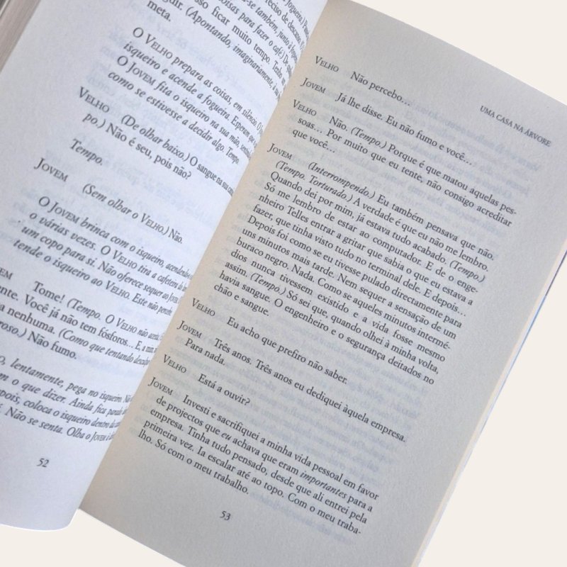 Uma Casa na Árvore seguido de Entre a Espada e a Parede