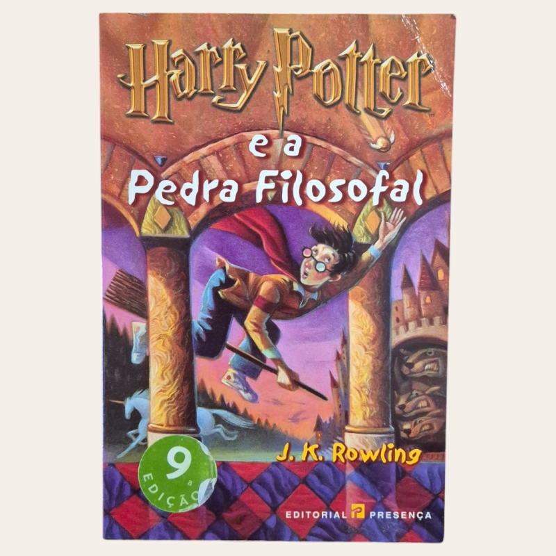 Harry Potter e a Pedra Filosofal - J. K. Rowling