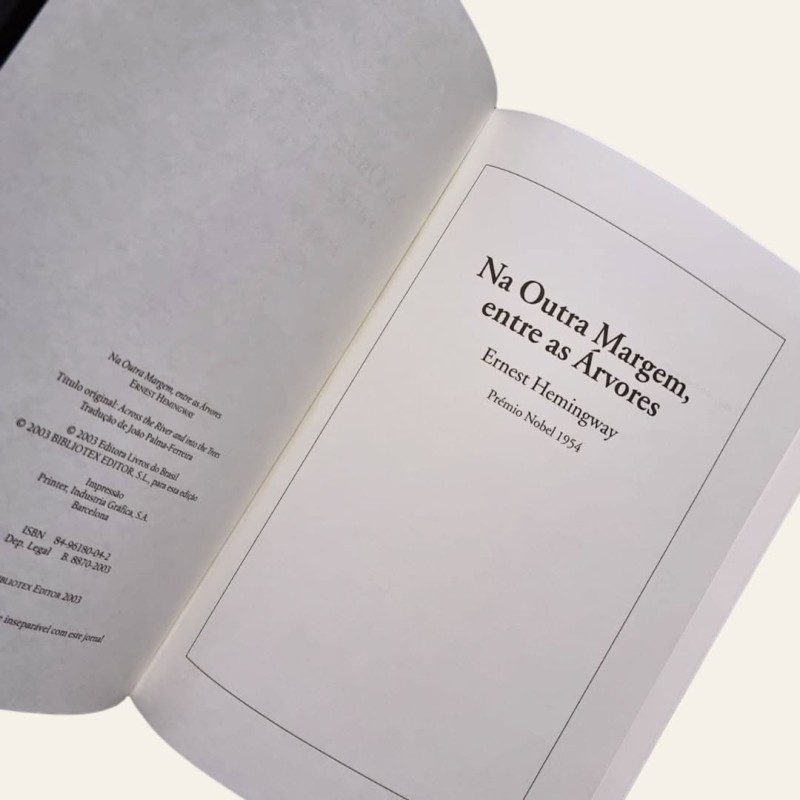 Na Outra Margem Entre as Árvores